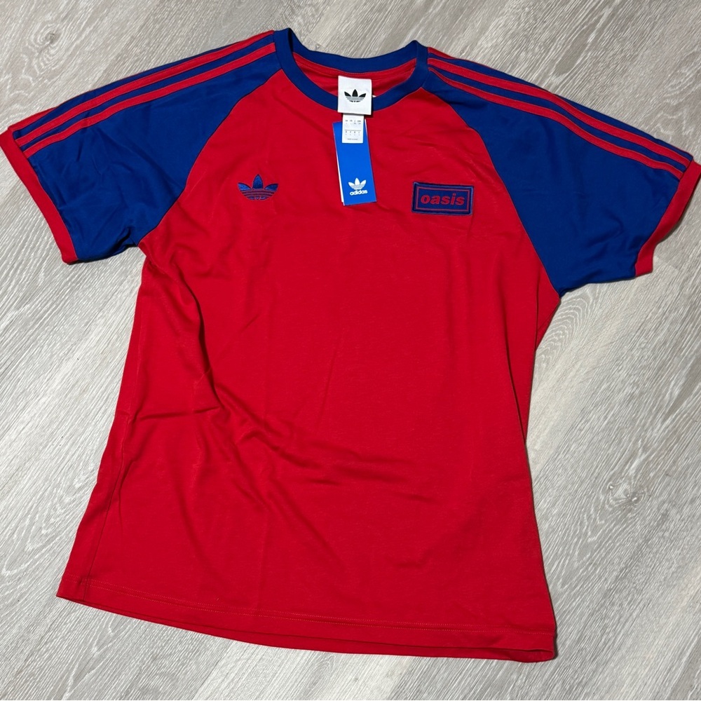 Oasis Live ‘25 Adidas tour shirt (merch, concert, rare)
